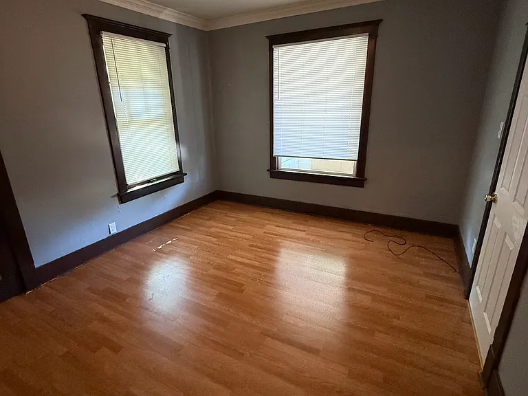 307 E Arcadia Ave — Photo 6