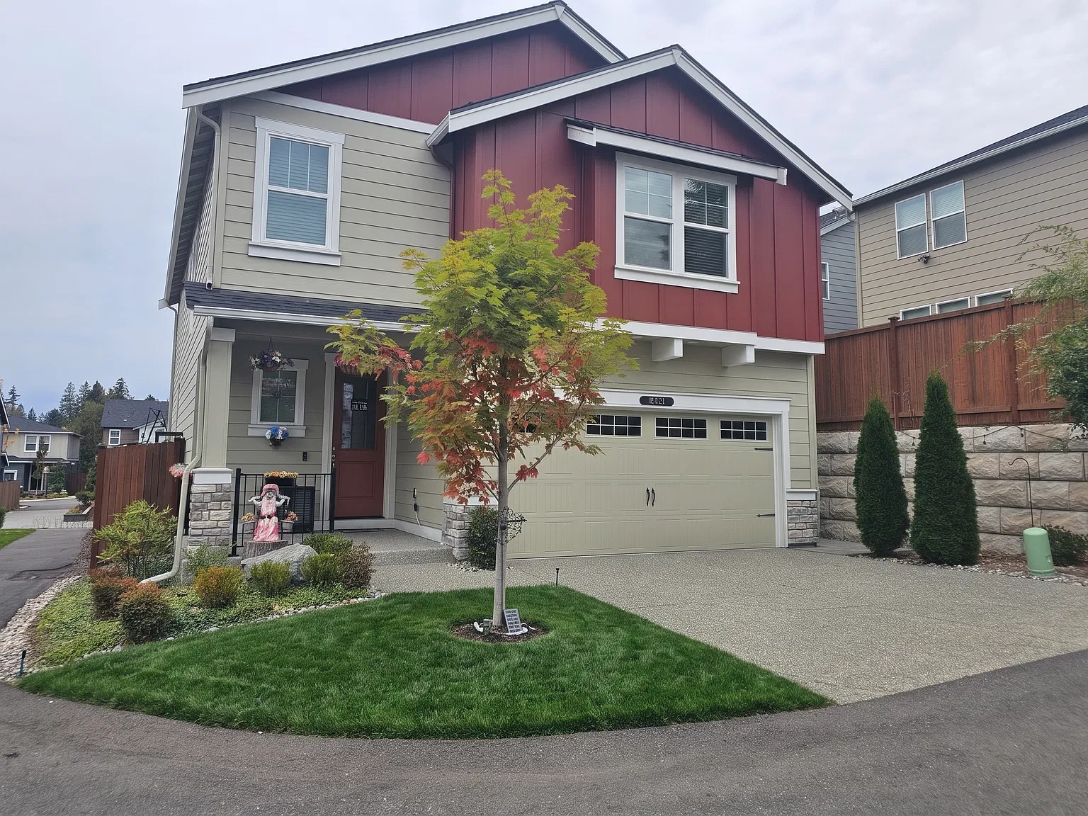 5 bed, 2.5 bath, 2335 sqft, $4,500 — Photo 1