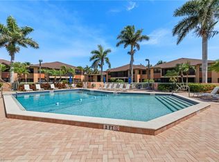 1512 Mainsail Dr APT 10, Naples, FL 34114