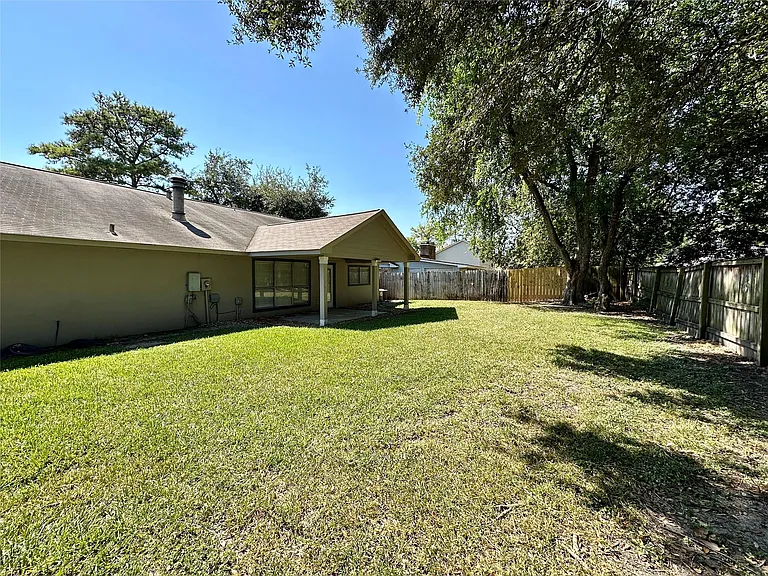 12006 Fork Creek Dr — Photo 19