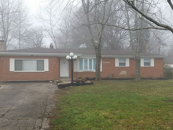 3rd image of 1075 Clough Pike