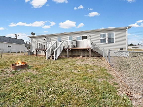 5th image of 1796 Pilot Mountain Rd