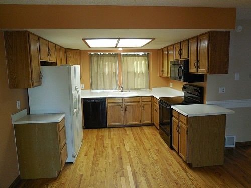3rd image of 8525 Ilex Dr