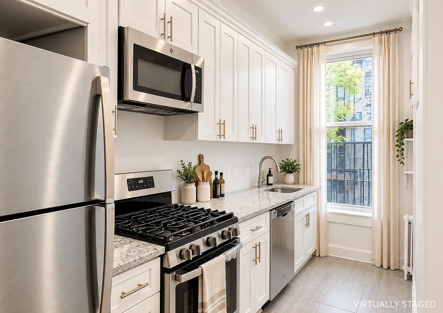 414 Henry Street — Photo 2