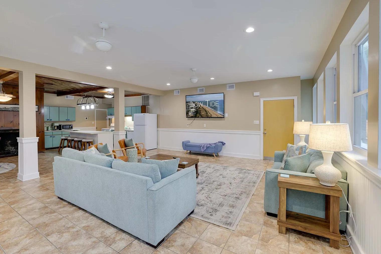 2 bed, 2.0 bath, 1496 sqft, $3,240 — Photo 2