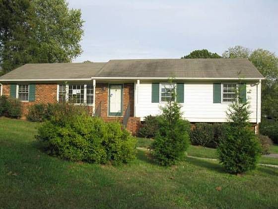 1st image of 821 Clearlake Ct