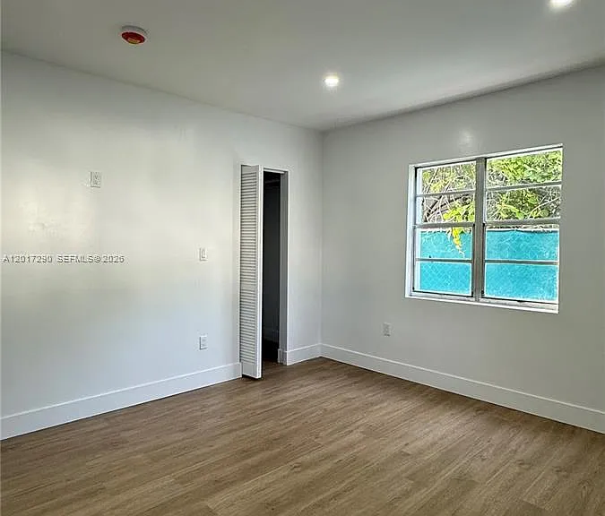 211 SW 10th Ave #2 — Photo 8
