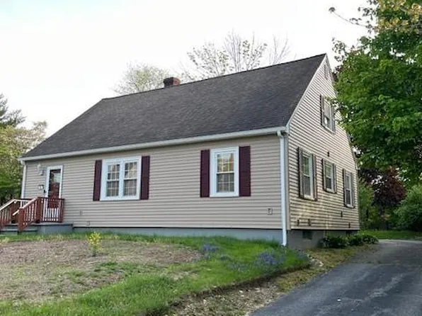 17 Fisher Ave, Attleboro, MA 02703