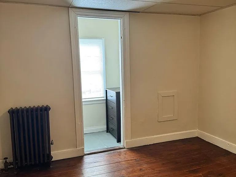 210-212 N Potomac St — Photo 22