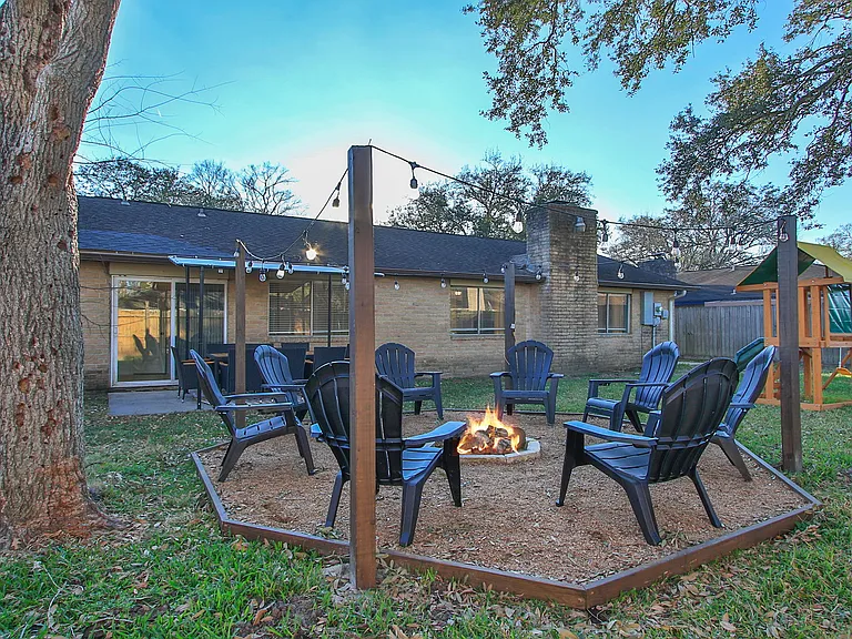 16911 Hibiscus Ln — Photo 31