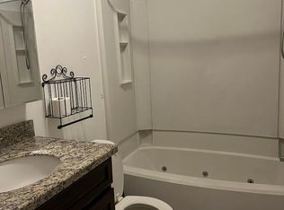 402 Lee Dr APT 3B, Baton Rouge, LA 70808