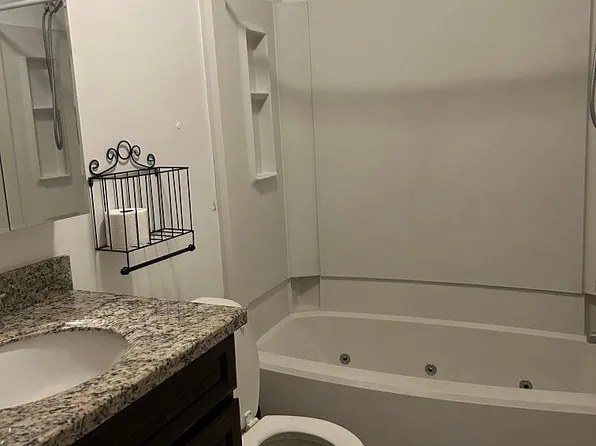 402 Lee Dr APT 3B, Baton Rouge, LA 70808