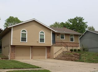 1008 NE Cedar St, Lees Summit, MO 64086