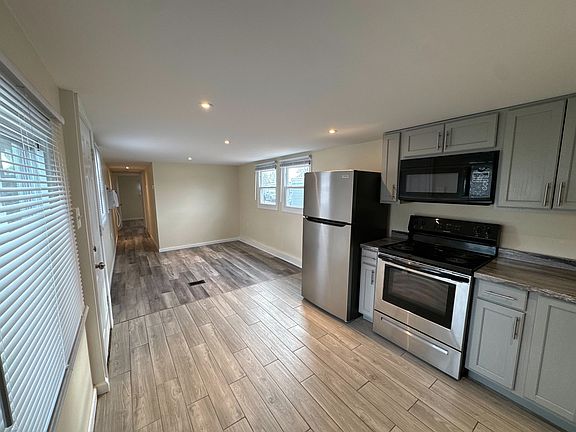 3rd image of 350 West St #26