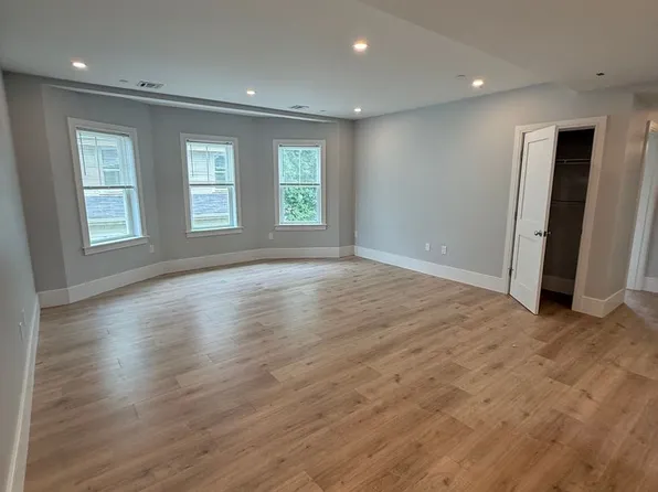 17 Holton St #3, Allston, MA 02134