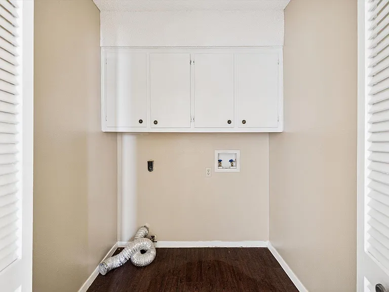 908 Kirschner Pl #B — Photo 9
