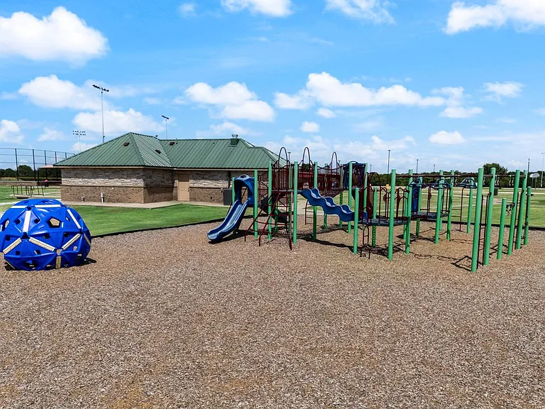 716 Big Bend Pkwy — Photo 27