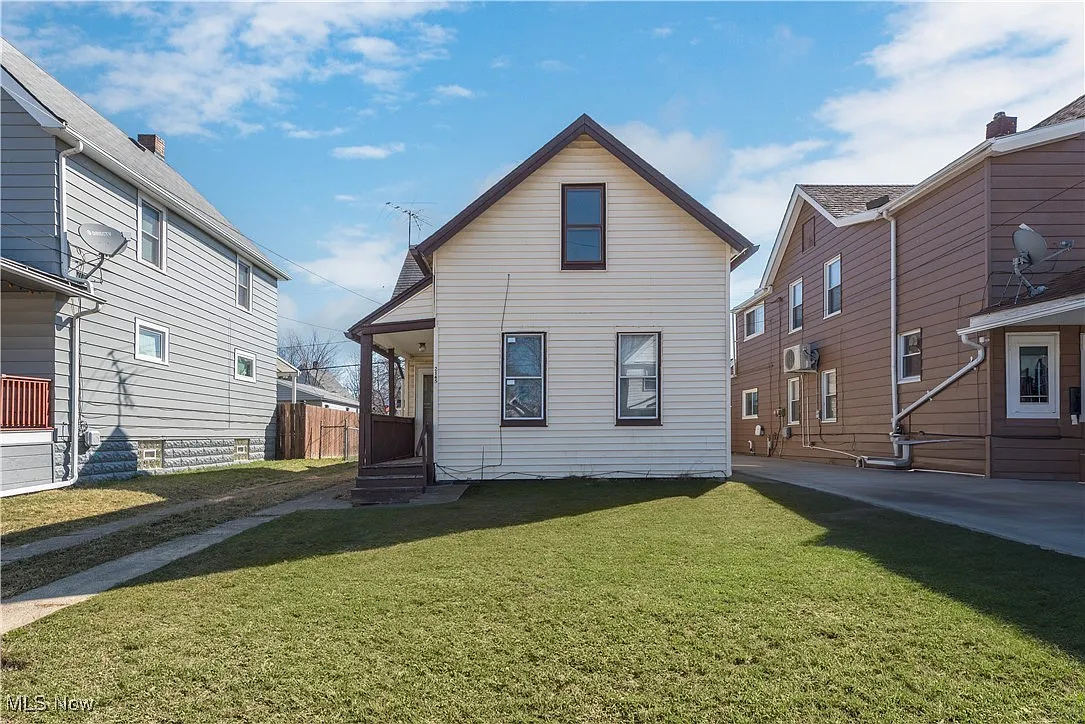 2145 W 104th St photo 1