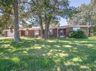 26603 Lake Shore Dr, Lebanon, MO 65536
