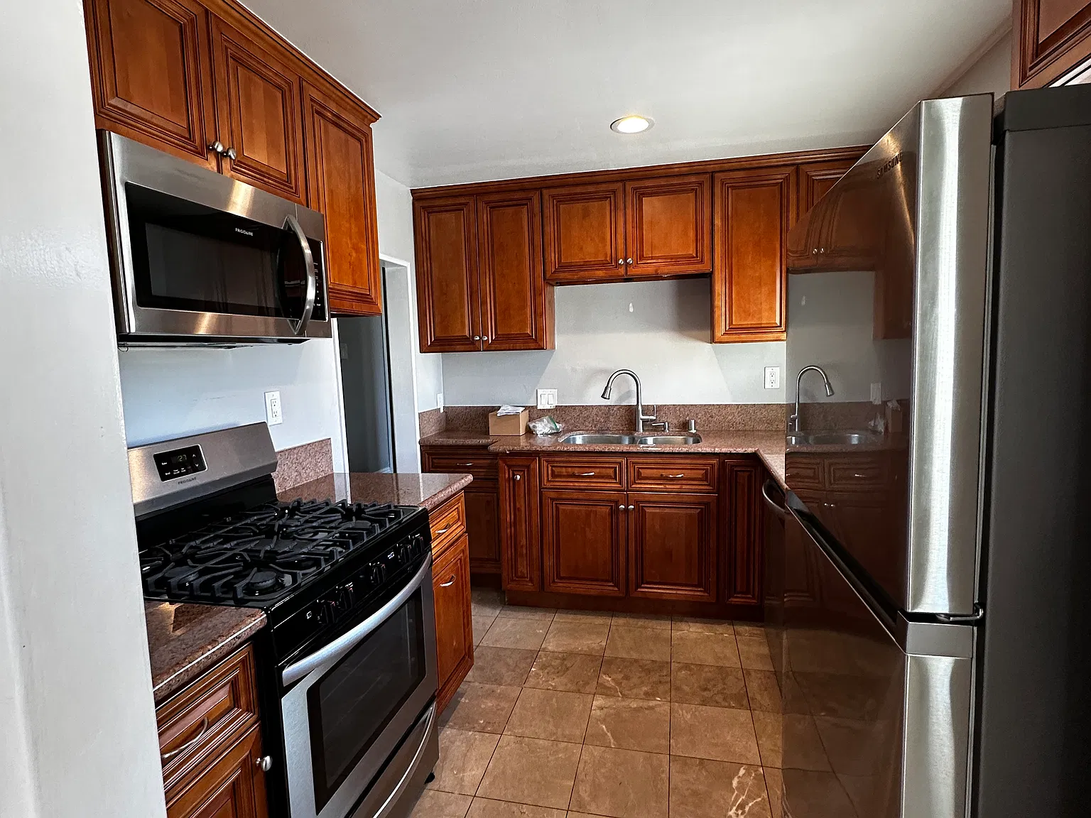 3 bed, 1224 sqft, $3,850 — Photo 4