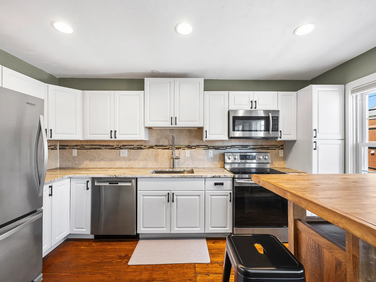 1 bed, 750 sqft, $2,975 — Photo 4