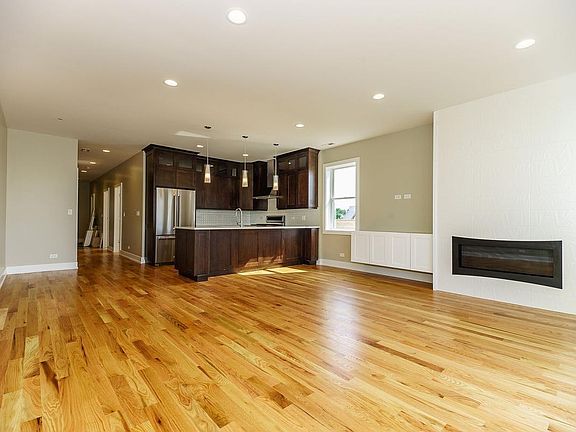 3rd image of 2612 W Fullerton Ave APT 2F