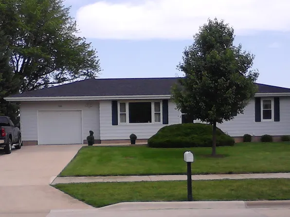 1120 W Weaver Rd, Forsyth, IL 62535