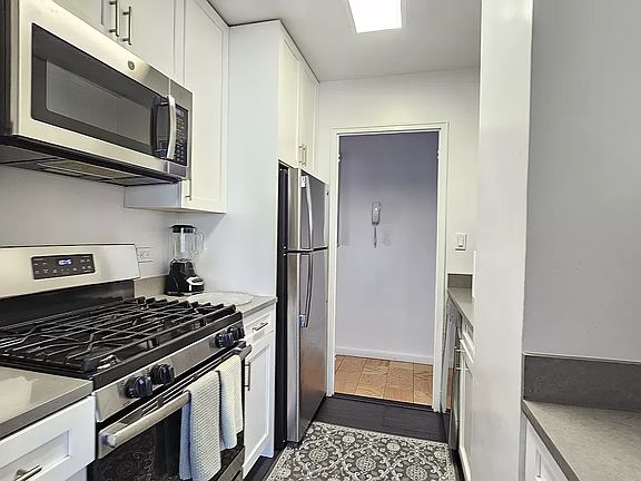 4th image of 245 E 63rd St APT 1411