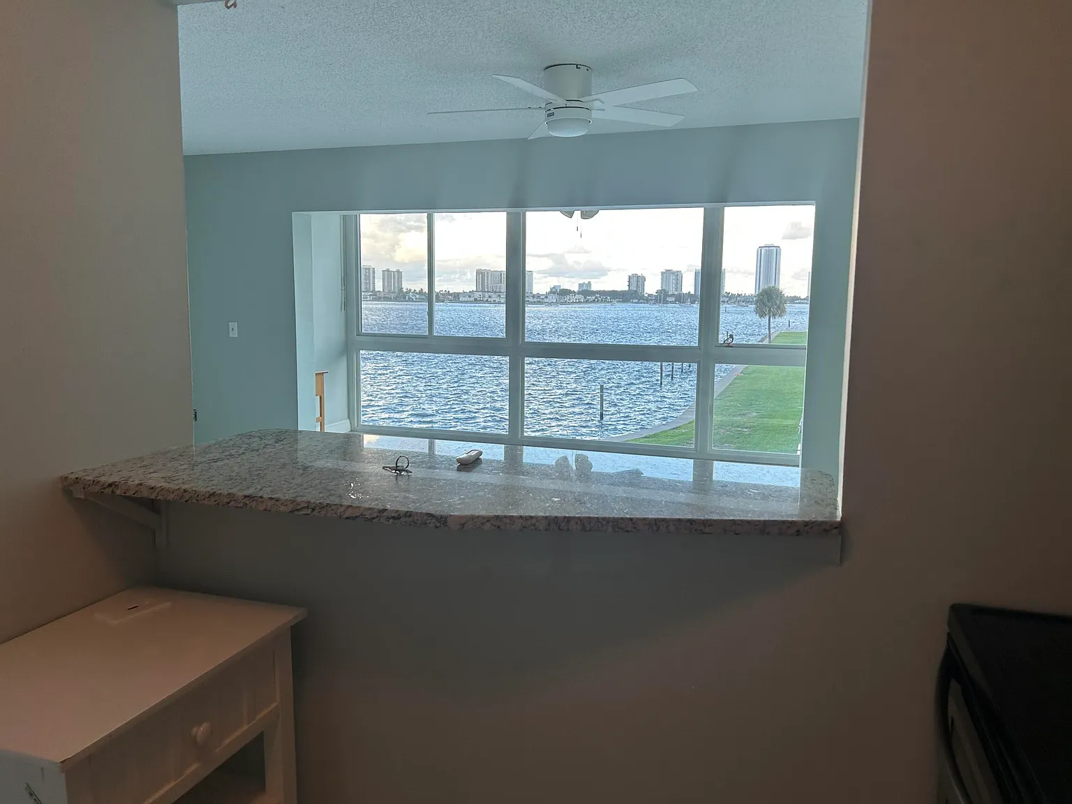1 bed, 1.0 bath, 674 sqft, $2,000 — Photo 4
