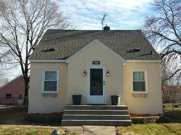 2nd image of 221 Richmond St W