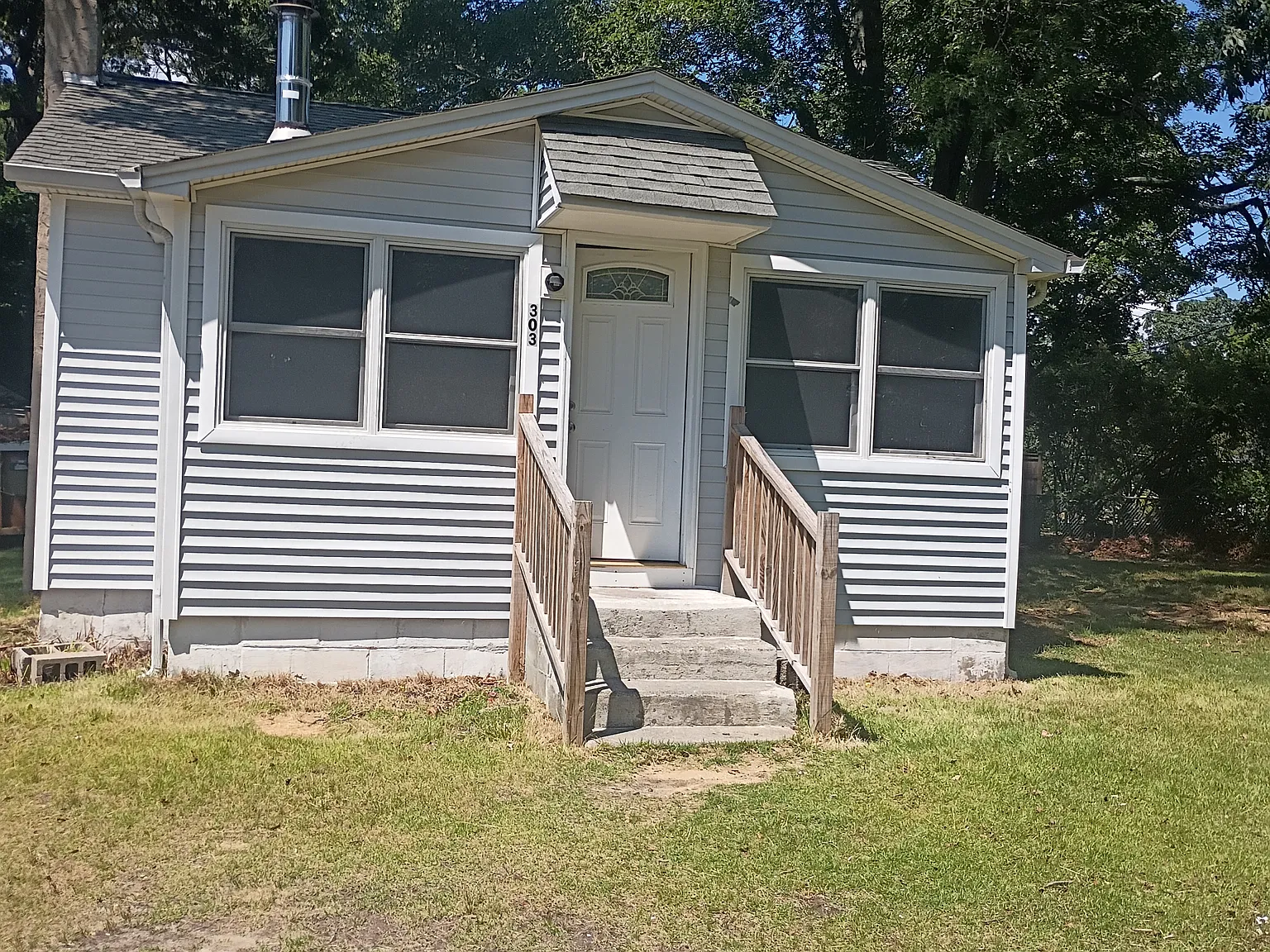 Elm Rd W, Mastic Beach — Photo 1