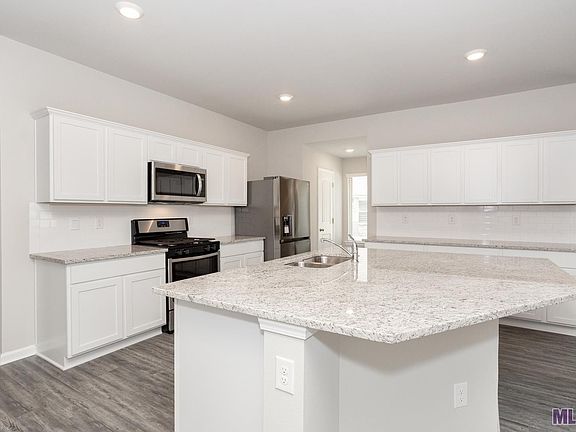 3rd image of 44129 Covington Rdg