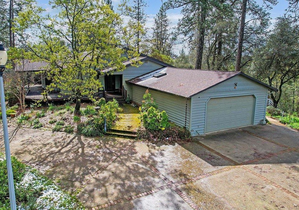 1st image of 14200 Carriage Oaks Ln