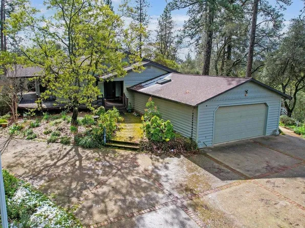 14200 Carriage Oaks Ln, Auburn, CA 95602