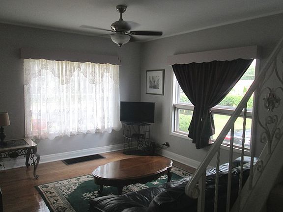 5th image of 10137 McLean Ave #1