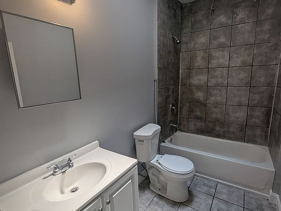 3rd image of 1833 W Butler St
