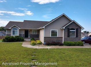 5125 Shadowridge Dr, Manhattan, KS 66503