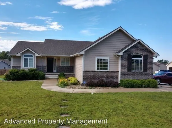 5125 Shadowridge Dr, Manhattan, KS 66503