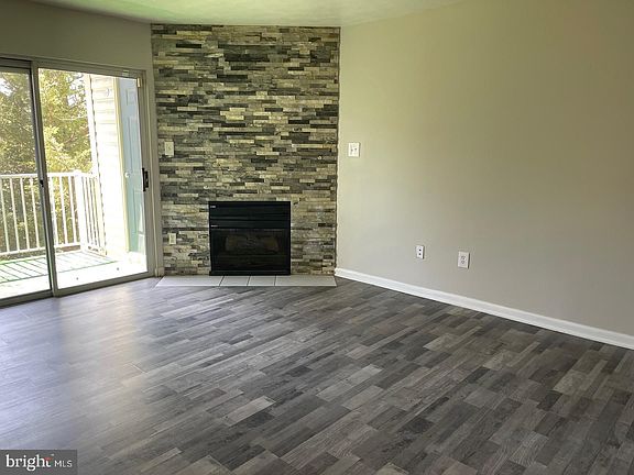5th image of 8911 Town Center Cir APT 212