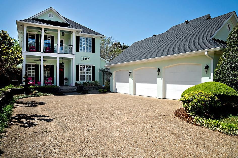 1st image of 702 Park Place Dr