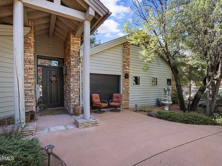 2609 E Pine Island Ln — Photo 6