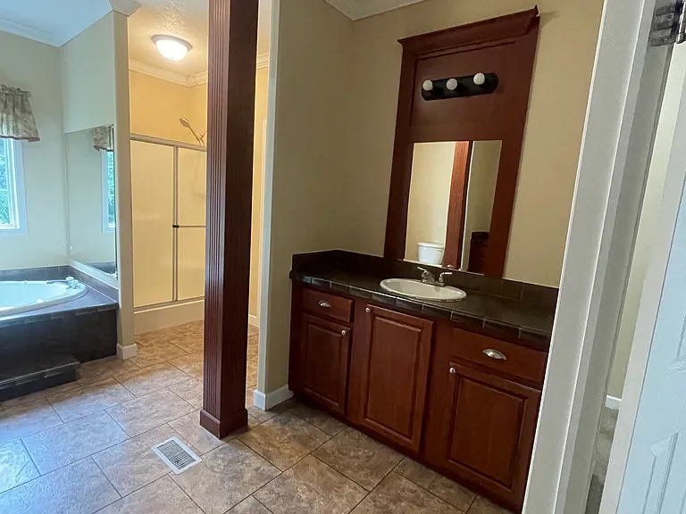 Wilbanks Cir — Photo 10