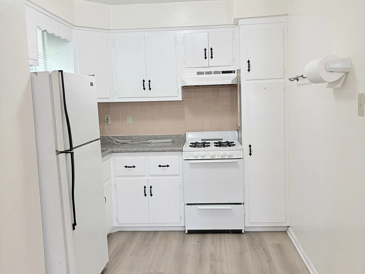 2 bed, 900 sqft, $1,350 — Photo 4