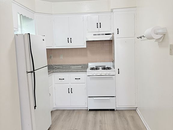 4th image of 4006 Balwynne Park Rd #2F