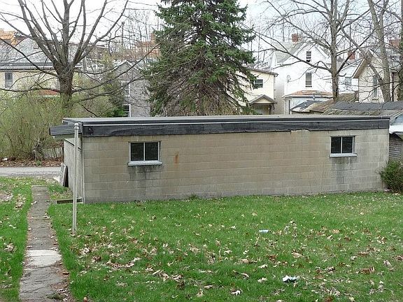 3rd image of 447 Westminster Ave