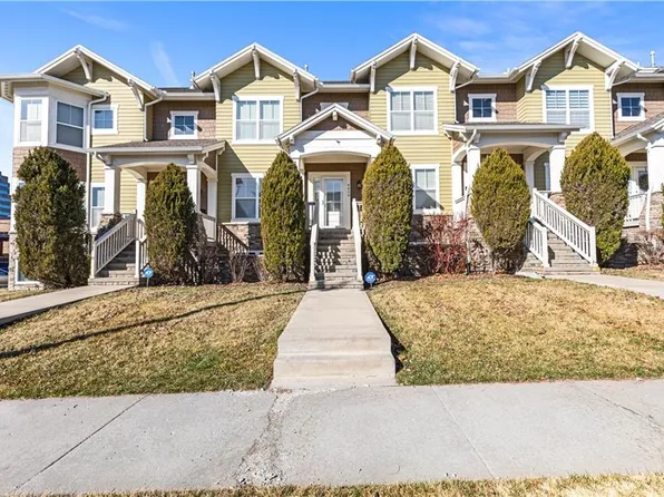 4450 Summit St, Kansas City, MO 64111