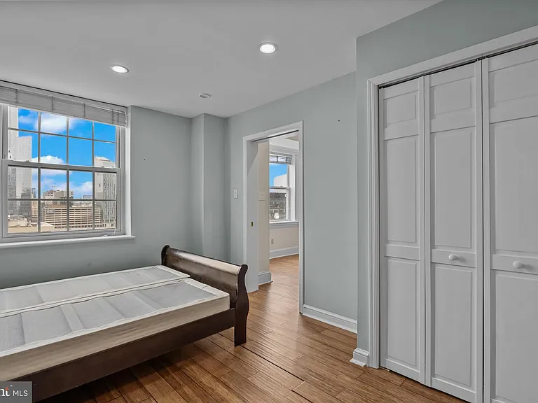 2135 Walnut St #1202 — Photo 20