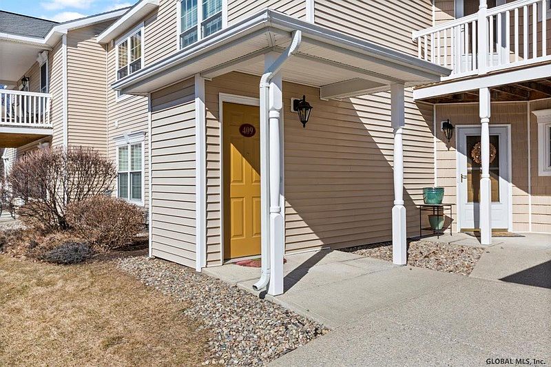2nd image of 409 CEDAR
