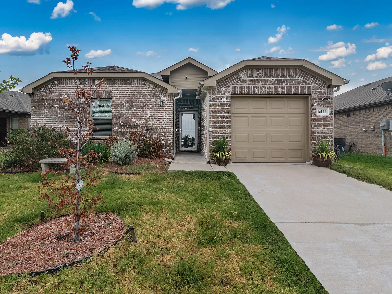 3 bed, 1187 sqft, $1,675 — Photo 1
