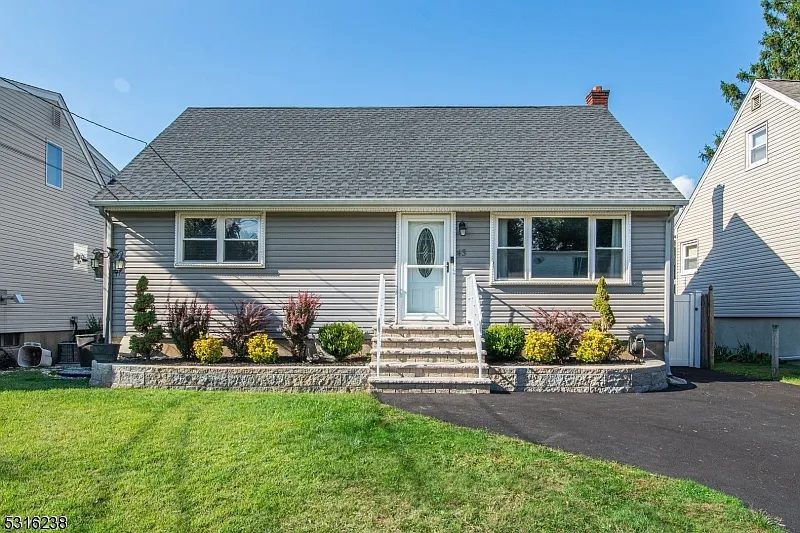 43 Orchard Pl photo 1